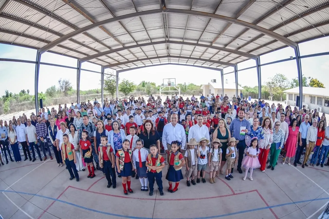 Pone SEPyC en marcha el programa estatal “La Escuela es de Todas y Todos” en Ahome Pone SEPyC en marcha el programa estatal “La Escuela es de Todas y Todos” en Ahome