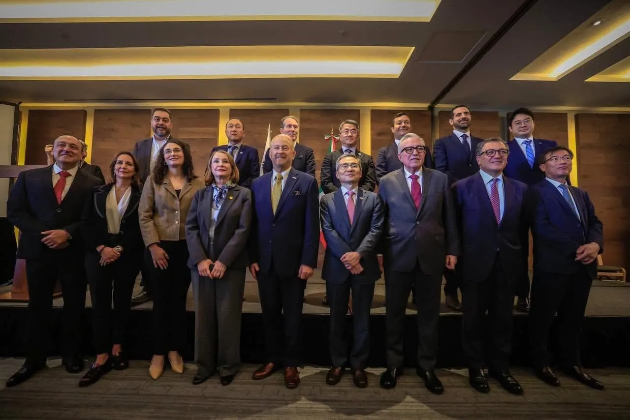 Se firma acuerdo estratégico para Proyecto Pacífico Mexinol; la planta de metanol verde y azul de cero emisiones de carbono que se instalará en Topolobampo Se firma acuerdo estratégico para Proyecto Pacífico Mexinol; la planta de metanol verde y azul de cero emisiones de carbono que se instalará en Topolobampo