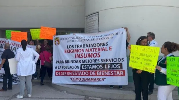 Truenan trabajadores del HG de Los Mochis contra IMSS-Bienestar Truenan trabajadores del HG de Los Mochis contra IMSS-Bienestar