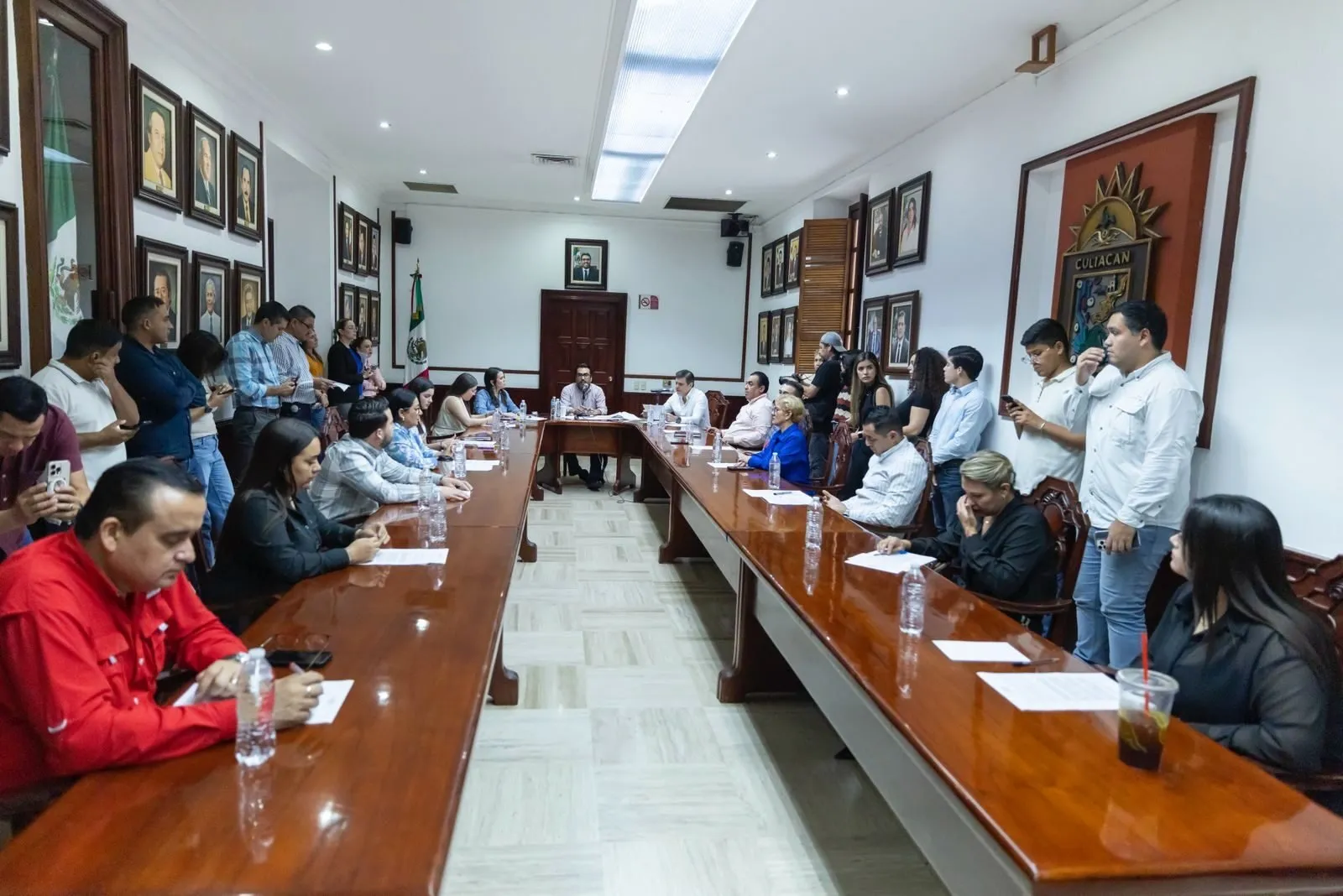 Cabildo aprueba la condonación de cobro de derecho de piso en Mercados y Vía Pública para el mes de julio Cabildo aprueba la condonación de cobro de derecho de piso en Mercados y Vía Pública para el mes de julio