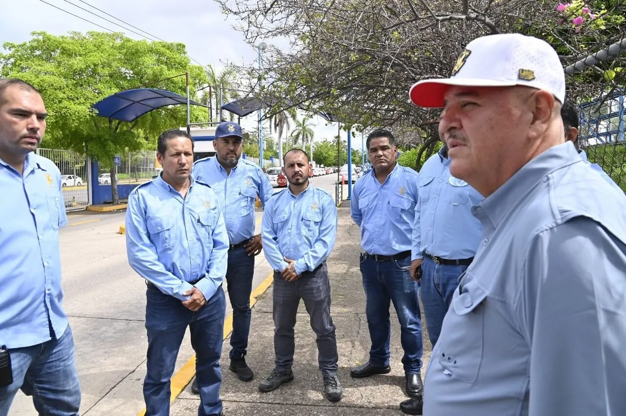 A través de la Dirección de Personal, la UAS se encuentra lista con operativo de seguridad para salvaguardar las instalaciones universitarias. A través de la Dirección de Personal, la UAS se encuentra lista con operativo de seguridad para salvaguardar las instalaciones universitarias.