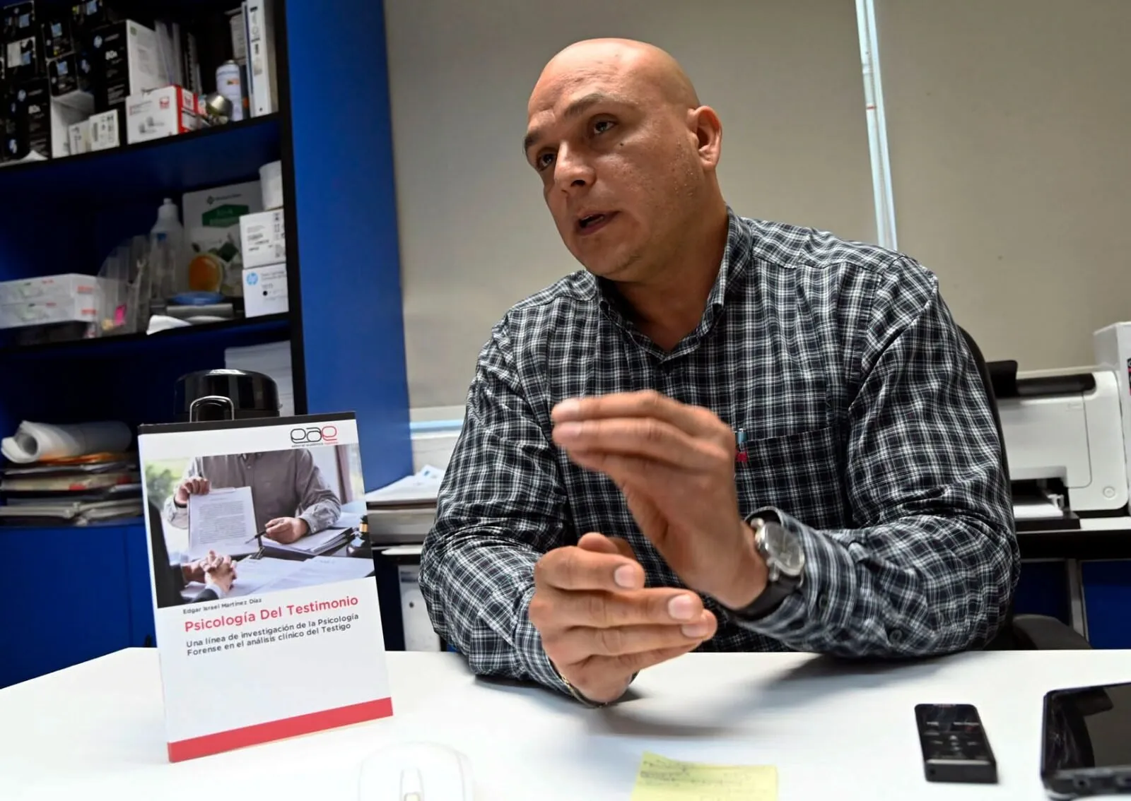 Presentan libro sobre la investigación de la Psicología Forense en el análisis clínico del testigo, visibilizando el papel de ésta en la justicia Presentan libro sobre la investigación de la Psicología Forense en el análisis clínico del testigo, visibilizando el papel de ésta en la justicia