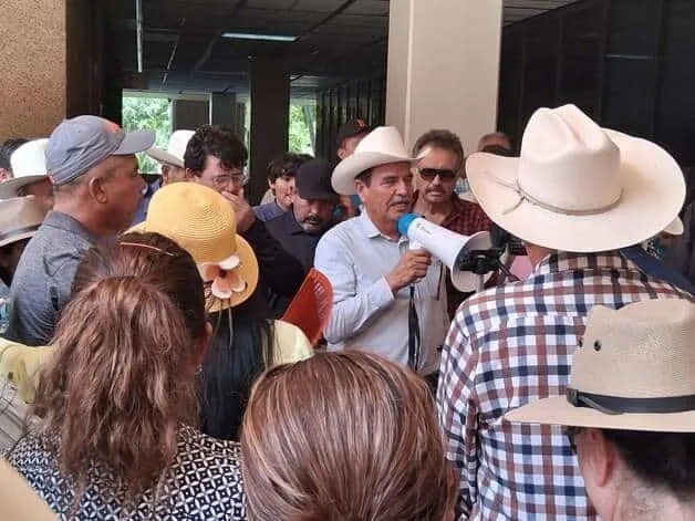 Se manifiestan en Palacio de Gobierno productores agrícolas; exigen apoyos para la producción del maíz Se manifiestan en Palacio de Gobierno productores agrícolas; exigen apoyos para la producción del maíz