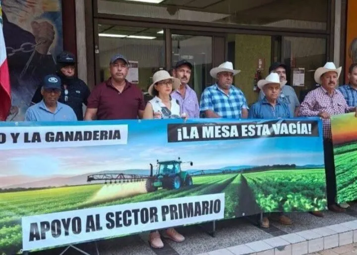 Por falta de acuerdos Campesinos Unidos de Sinaloa toma Palacio de Gobierno Por falta de acuerdos Campesinos Unidos de Sinaloa toma Palacio de Gobierno
