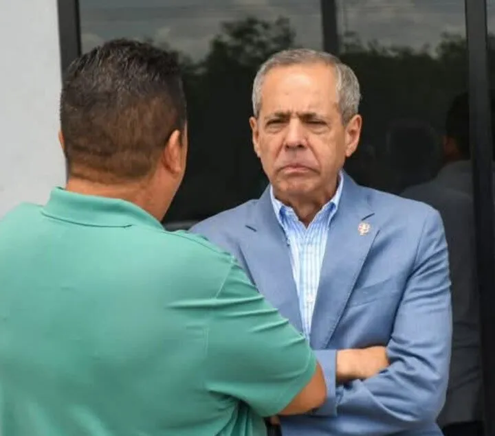 Juez penal vincula a proceso a Vargas y ex funcionarios por arrendamiento por 100 mdp en patrullas Juez penal vincula a proceso a Vargas y ex funcionarios por arrendamiento por 100 mdp en patrullas