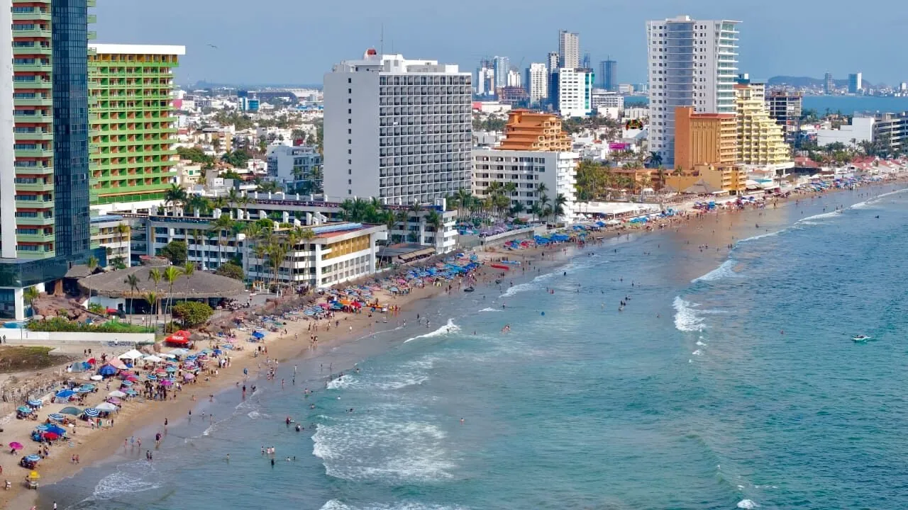 El Gobernador Rocha ve positivo que Estados Unidos considere a Mazatlán y Ahome ciudades seguras para viajar El Gobernador Rocha ve positivo que Estados Unidos considere a Mazatlán y Ahome ciudades seguras para viajar