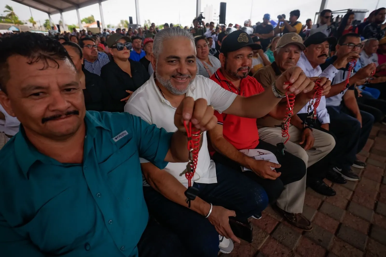 Arranca Gobernador Rocha entrega de motores y pangas a cooperativas pesqueras, con inversión de 75 MDP Arranca Gobernador Rocha entrega de motores y pangas a cooperativas pesqueras, con inversión de 75 MDP