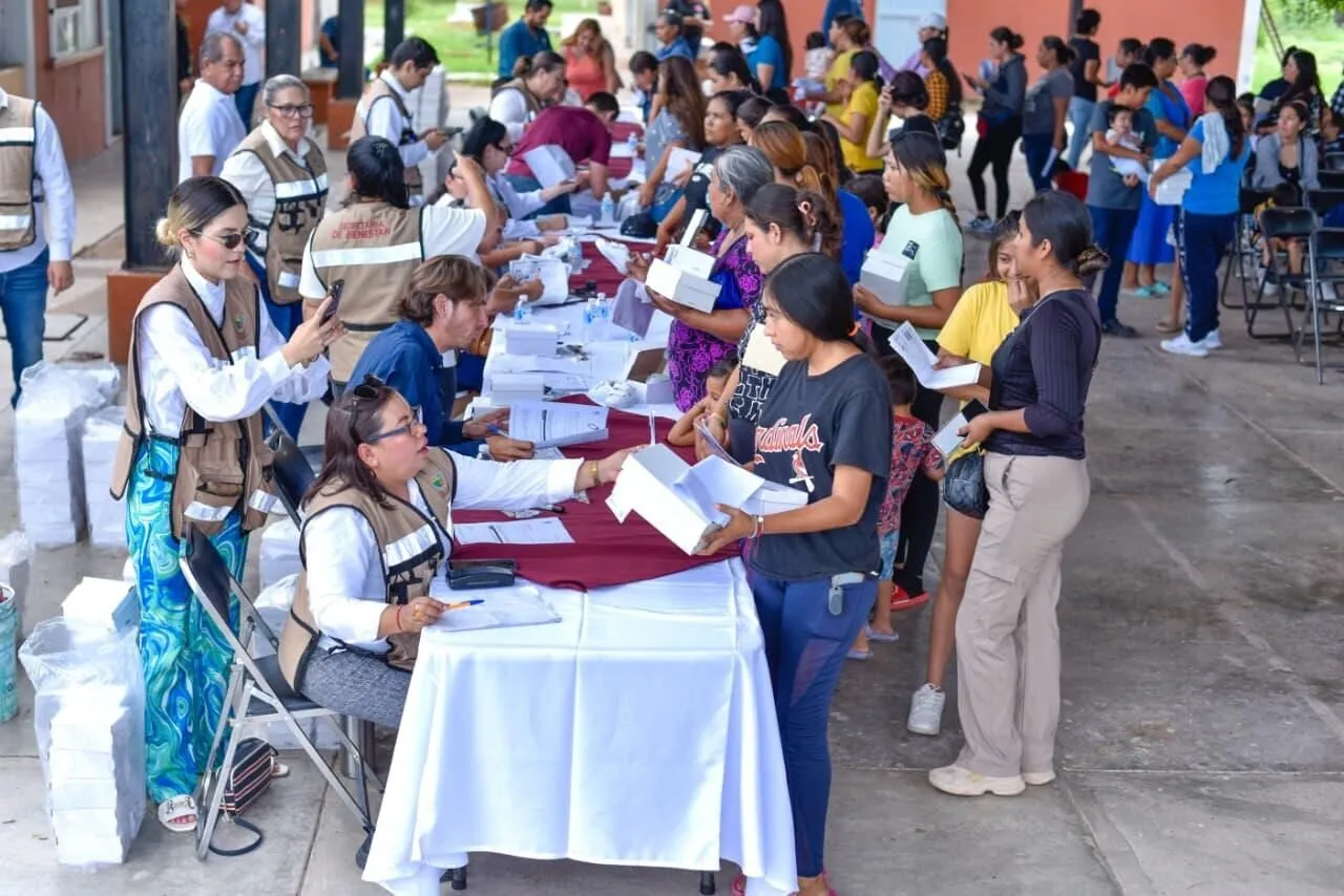 Cientos de jóvenes aprovechan la 2da. Feria del Empleo para las Juventudes Los Mochis 2025 Cientos de jóvenes aprovechan la 2da. Feria del Empleo para las Juventudes Los Mochis 2025