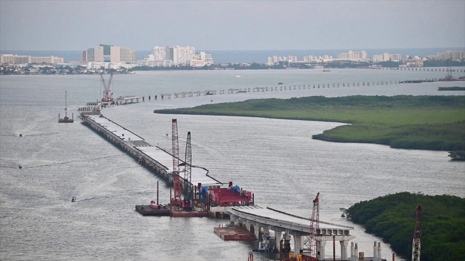 Puente Nichupté: Infraestructura Sustentable en Armonía con el Ecosistema Lagunar Puente Nichupté: Infraestructura Sustentable en Armonía con el Ecosistema Lagunar