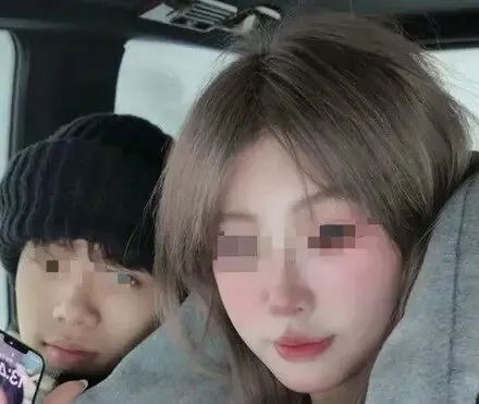 Una adolescente china enfrenta un juicio por vender a su novio a una red de trata de personas. Una adolescente china enfrenta un juicio por vender a su novio a una red de trata de personas.