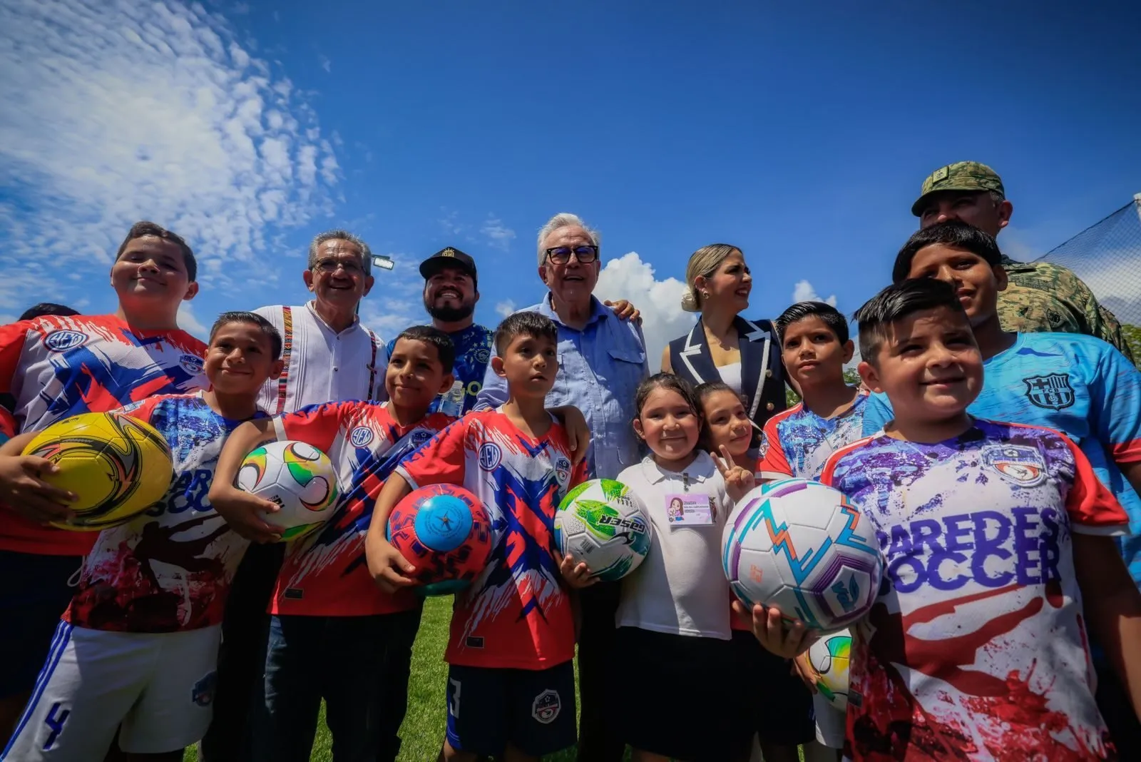 Inaugura el Gobernador Rocha Moya el primer “Sendero de Paz”, en Mazatlán Inaugura el Gobernador Rocha Moya el primer “Sendero de Paz”, en Mazatlán