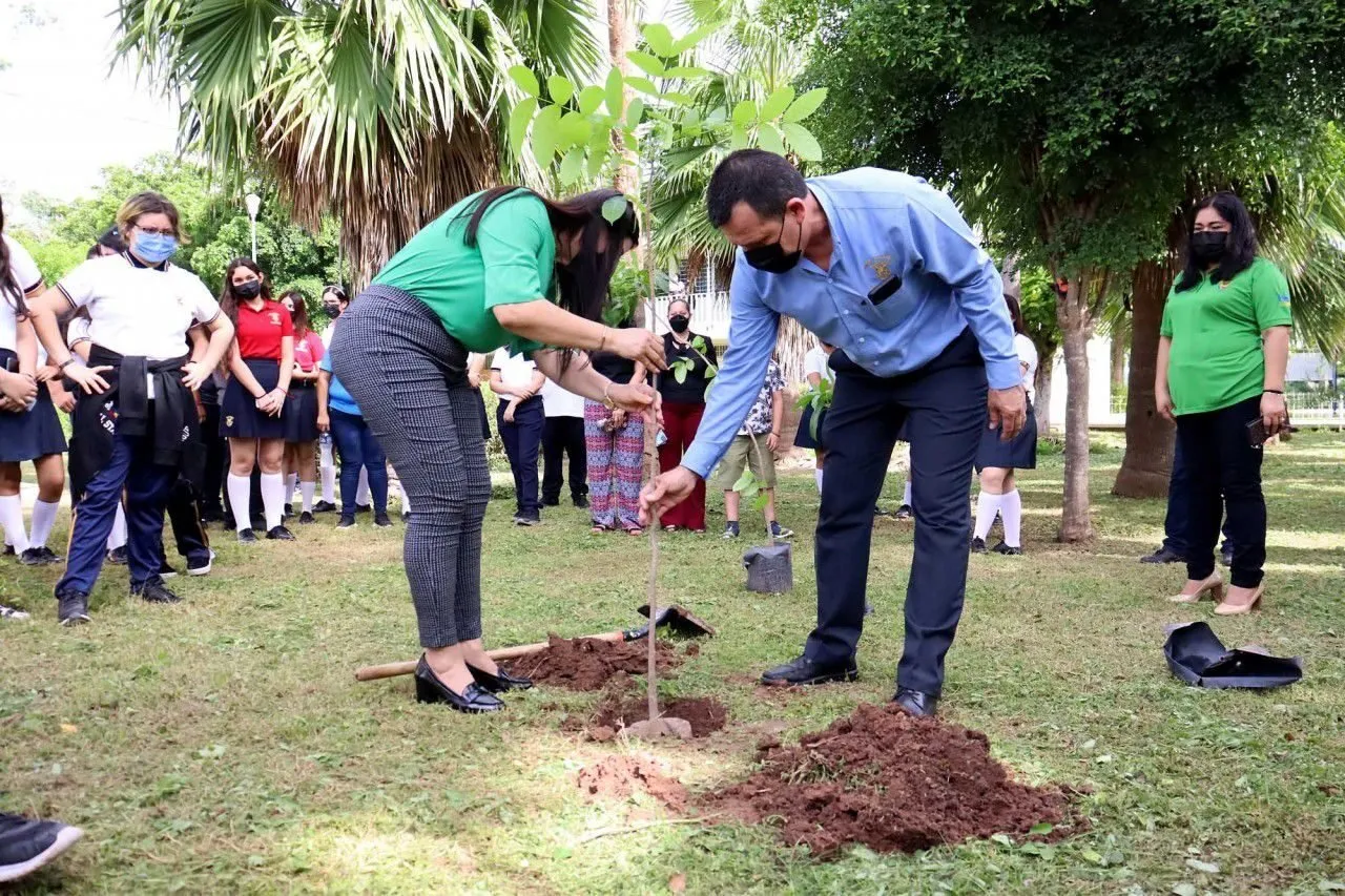 Invita especialista a donar especies endémicas al Programa de Jardines Sustentables UAS para tu Bienestar; se trabaja en listado de árboles nativos Invita especialista a donar especies endémicas al Programa de Jardines Sustentables UAS para tu Bienestar; se trabaja en listado de árboles nativos
