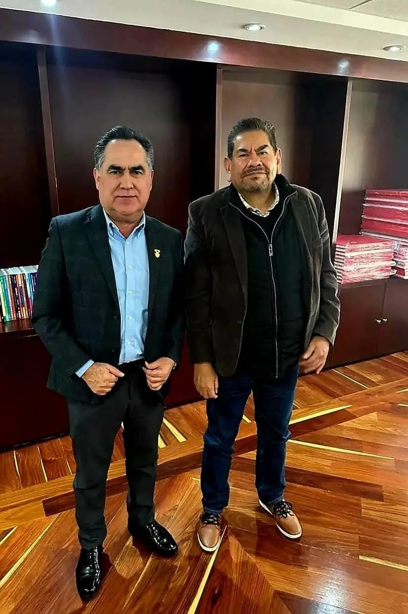 Tras intensas gestiones del Rector Jesús Madueña y la apertura a la reingeniería rosalina, la Federación establece compromisos para asegurar la estabilidad institucional Tras intensas gestiones del Rector Jesús Madueña y la apertura a la reingeniería rosalina, la Federación establece compromisos para asegurar la estabilidad institucional