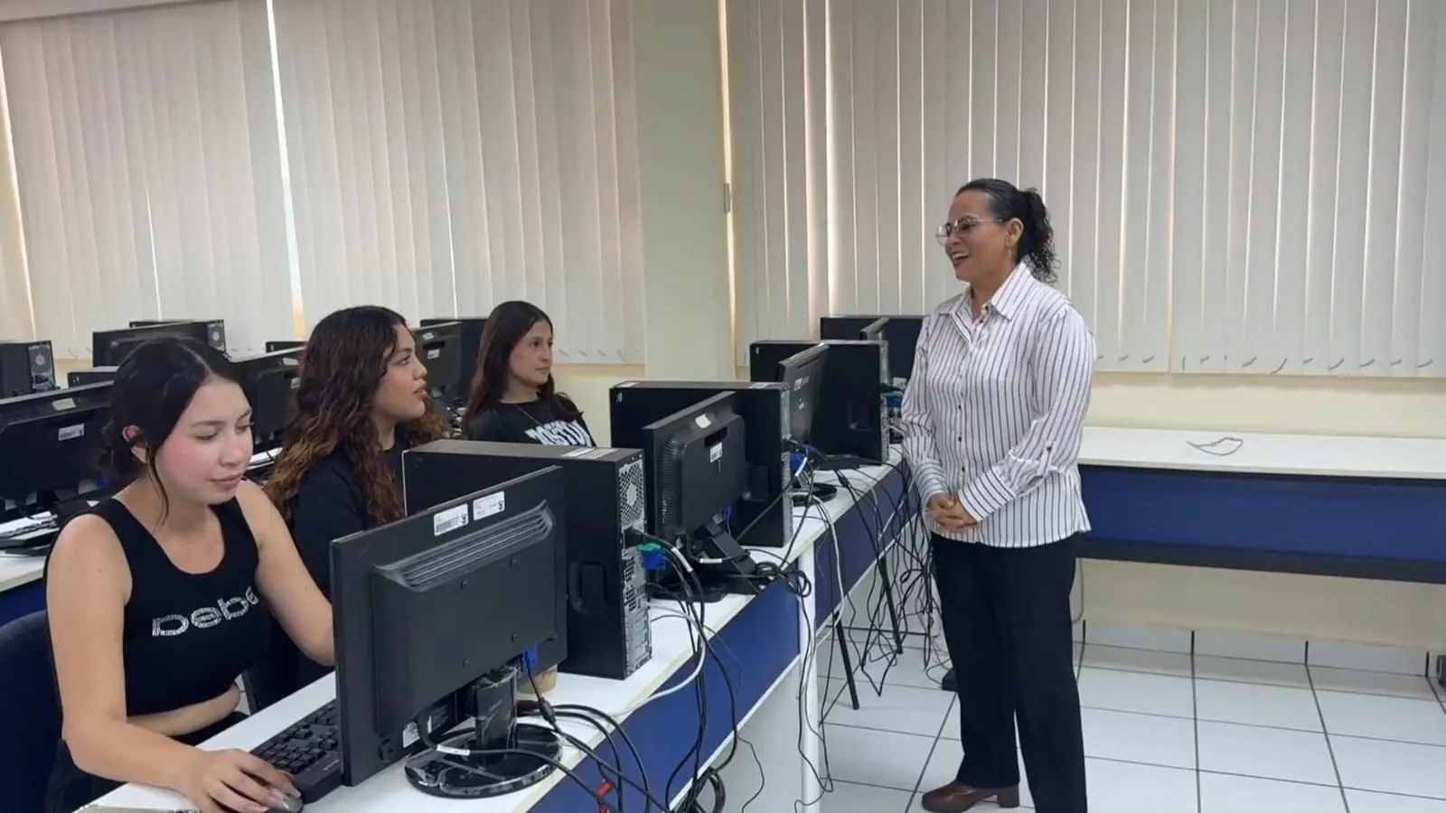 Estudiantes y docentes hacen clase espejo entre la Facultad de Ciencias de la Educación de la UAS y la Universidad Nacional de Catamarca, Argentina Estudiantes y docentes hacen clase espejo entre la Facultad de Ciencias de la Educación de la UAS y la Universidad Nacional de Catamarca, Argentina