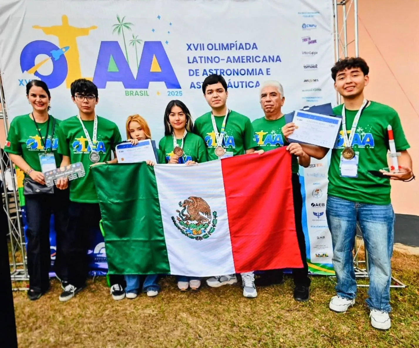 Estudiantes de bachillerato de la UAS destacaron en la 17ª Olimpiada Latinoamericana de Astronomía y Astronáutica, en Río de Janeiro, Brasil Estudiantes de bachillerato de la UAS destacaron en la 17ª Olimpiada Latinoamericana de Astronomía y Astronáutica, en Río de Janeiro, Brasil