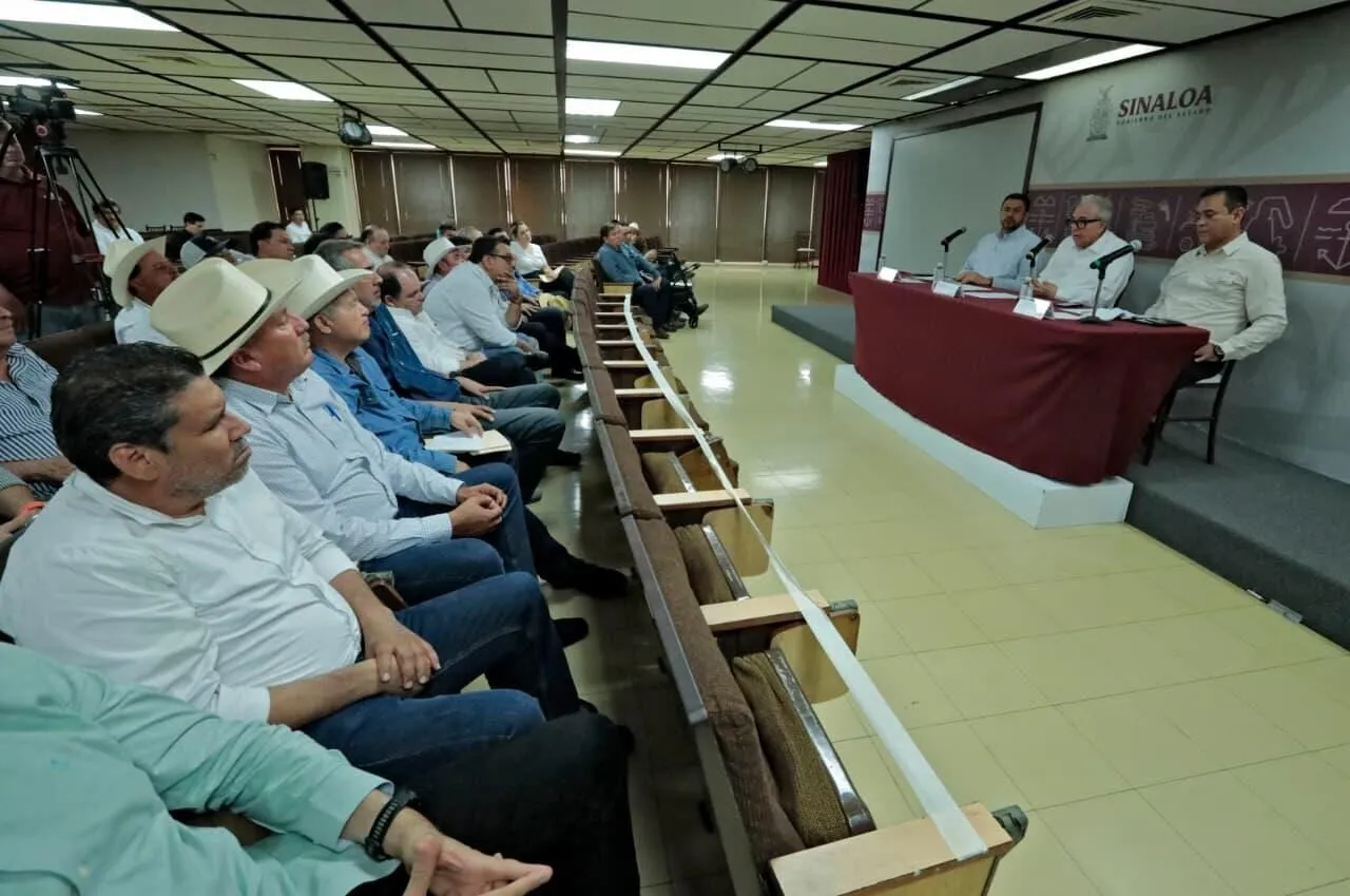 Sostiene gobernador Rocha reunión de trabajo con liderazgos agrícolas del estad Sostiene gobernador Rocha reunión de trabajo con liderazgos agrícolas del estad