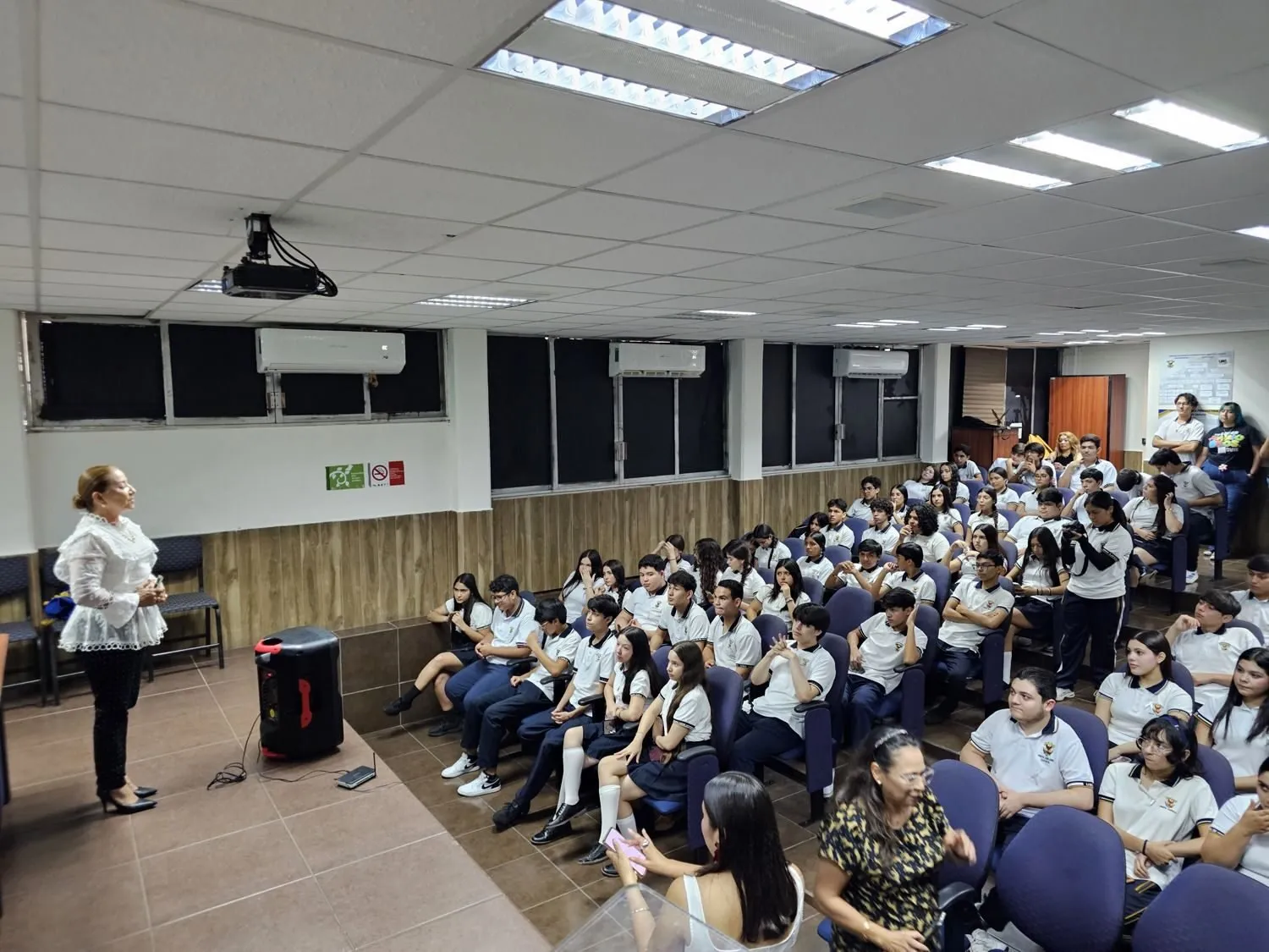 Con ¿Qué significa la Paz para mí?, la UAS inició las actividades de la Semana Nacional de Cultura de Paz en la Preparatoria Emiliano Zapata Con ¿Qué significa la Paz para mí?, la UAS inició las actividades de la Semana Nacional de Cultura de Paz en la Preparatoria Emiliano Zapata