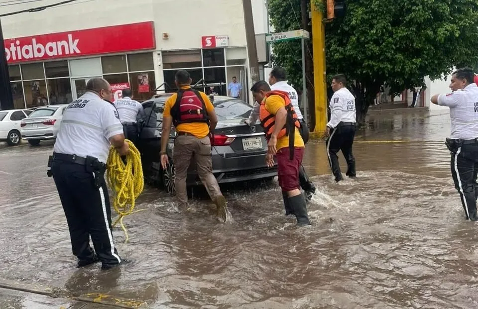 Protección Civil realiza trabajos de auxilio a población derivado de las lluvias registradas Protección Civil realiza trabajos de auxilio a población derivado de las lluvias registradas