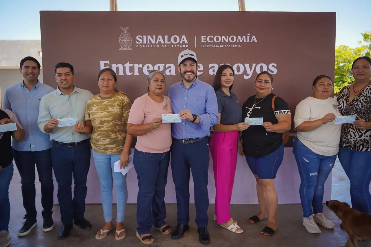 Sectores productivos de Altata reciben apoyos económicos en seguimiento al compromiso del gobernador Rubén Rocha Moya Sectores productivos de Altata reciben apoyos económicos en seguimiento al compromiso del gobernador Rubén Rocha Moya