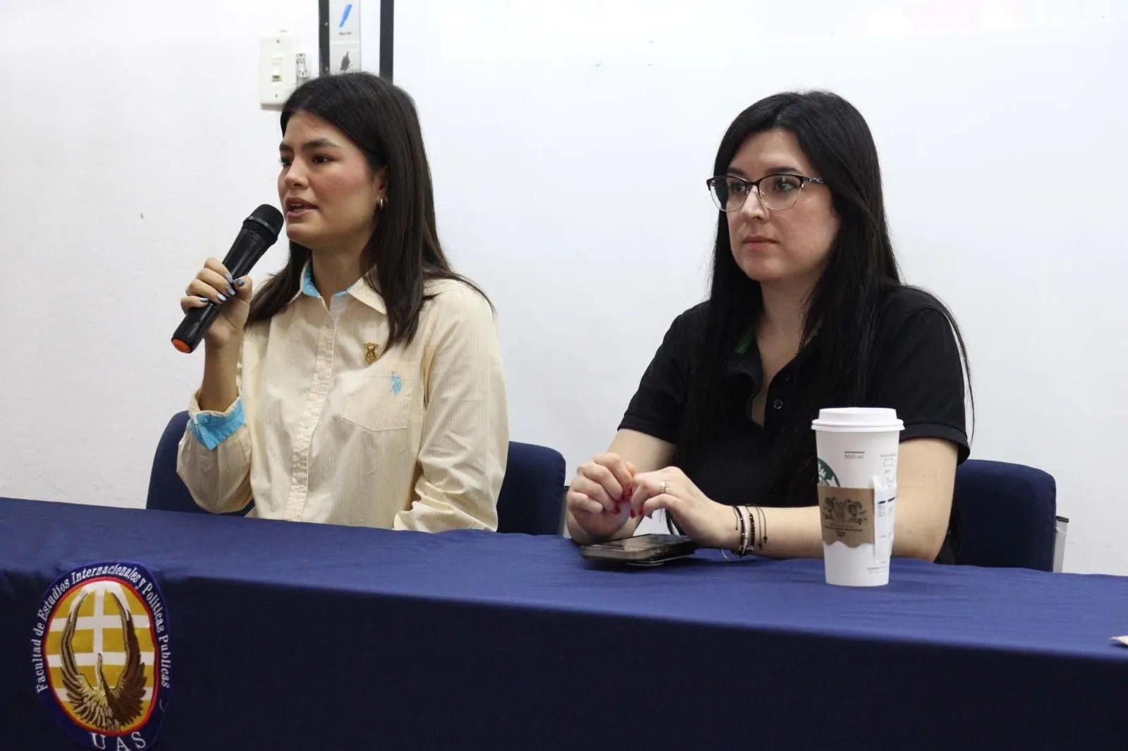 Llevan a la Facultad de Estudios Internacionales y Políticas Públicas de la UAS sesión informativa sobre el Programa de Intercambio Cultural de Verano de Disney 2026 Llevan a la Facultad de Estudios Internacionales y Políticas Públicas de la UAS sesión informativa sobre el Programa de Intercambio Cultural de Verano de Disney 2026