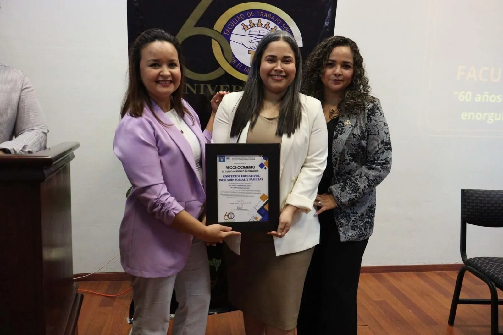 Conmemora la Facultad de Trabajo Social de la UAS su 60 aniversario con brindis y reconocimientos a investigadores, docentes y cuerpos académicos Conmemora la Facultad de Trabajo Social de la UAS su 60 aniversario con brindis y reconocimientos a investigadores, docentes y cuerpos académicos