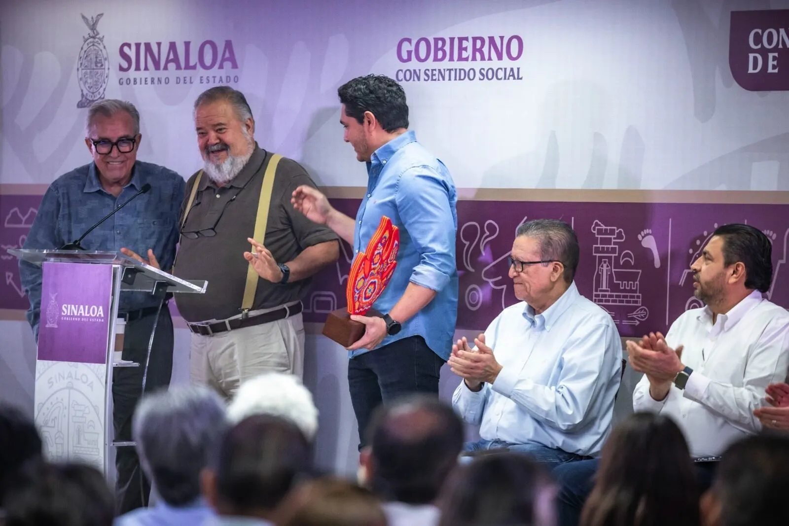 Gobierno de Rocha, confiable para calificadoras internacionales e instituciones crediticias Gobierno de Rocha, confiable para calificadoras internacionales e instituciones crediticias