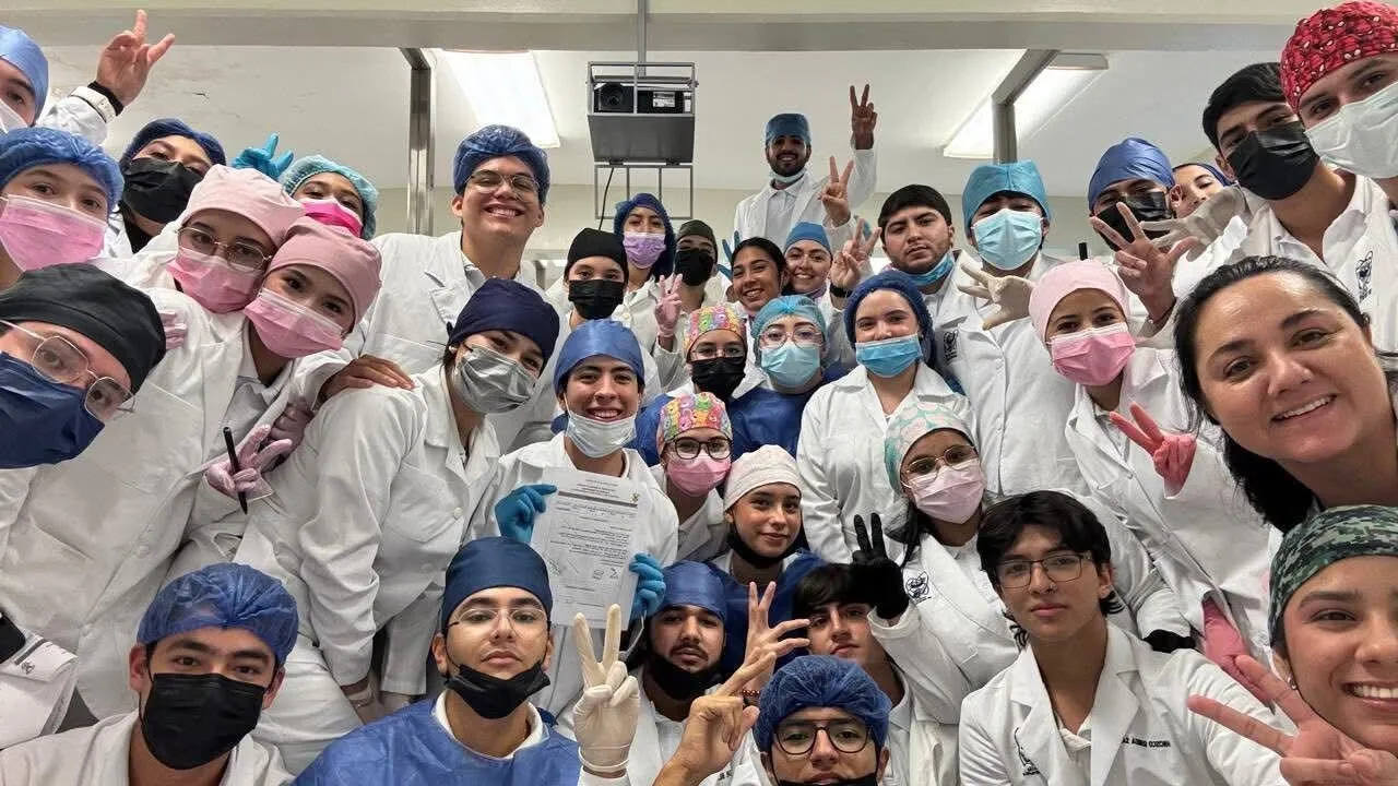 A través de la Jornada Universitaria del Conocimiento 2025, la Facultad de Odontología fortalece la vinculación social y la divulgación científica A través de la Jornada Universitaria del Conocimiento 2025, la Facultad de Odontología fortalece la vinculación social y la divulgación científica