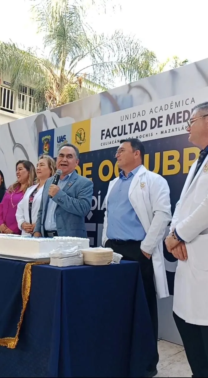 ¡Adelante con valor, sabiduría y humanidad! El Rector Jesús Madueña encabezó los festejos del Día del Médico en la Facultad de Medicina de la UAS ¡Adelante con valor, sabiduría y humanidad! El Rector Jesús Madueña encabezó los festejos del Día del Médico en la Facultad de Medicina de la UAS