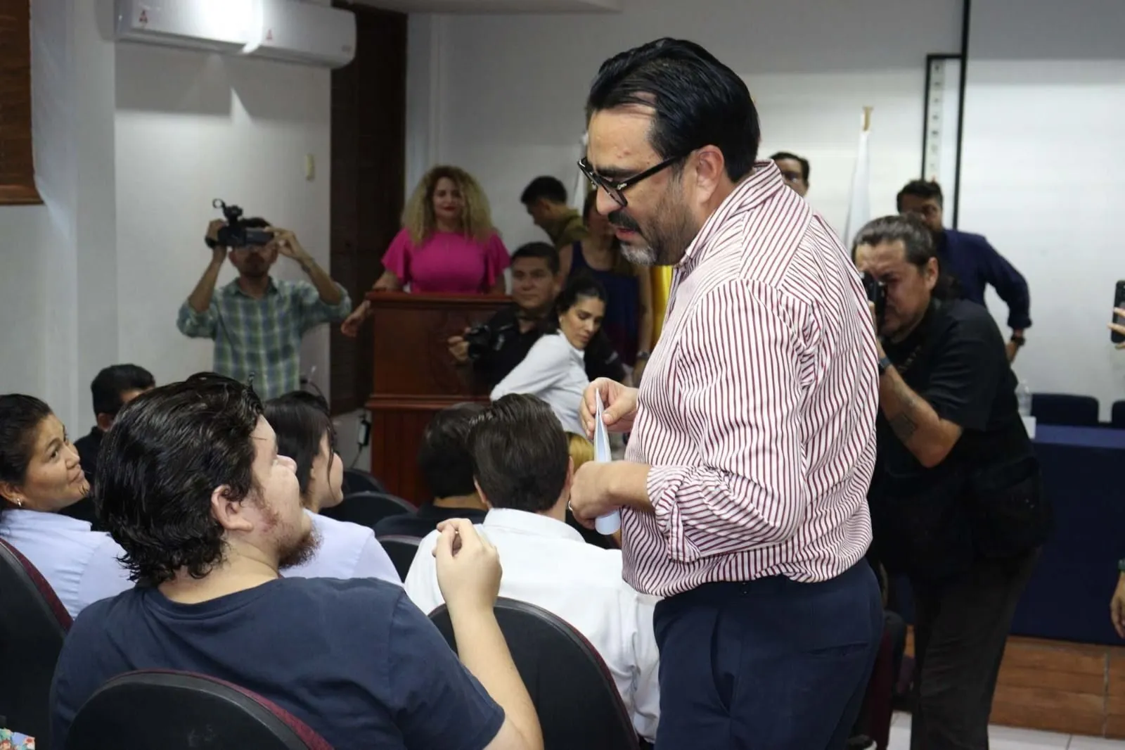 Con la UAS como magna sede y semillera de talento, el alcalde de Culiacán Juan de Dios Mendívil pone en marcha el primer Diplomado de Proyectos Cinematográficos Con la UAS como magna sede y semillera de talento, el alcalde de Culiacán Juan de Dios Mendívil pone en marcha el primer Diplomado de Proyectos Cinematográficos