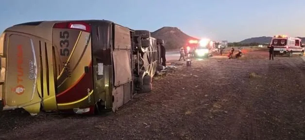 Trágico accidente en Sonora: tres niñas y tres mujeres entre las víctimas mortales Trágico accidente en Sonora: tres niñas y tres mujeres entre las víctimas mortales