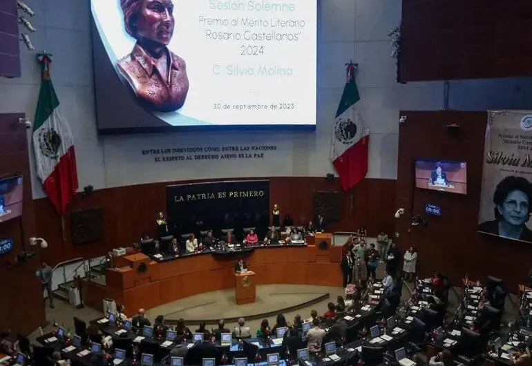 Senado entrega la minuta de reforma de ley de amparo Senado entrega la minuta de reforma de ley de amparo