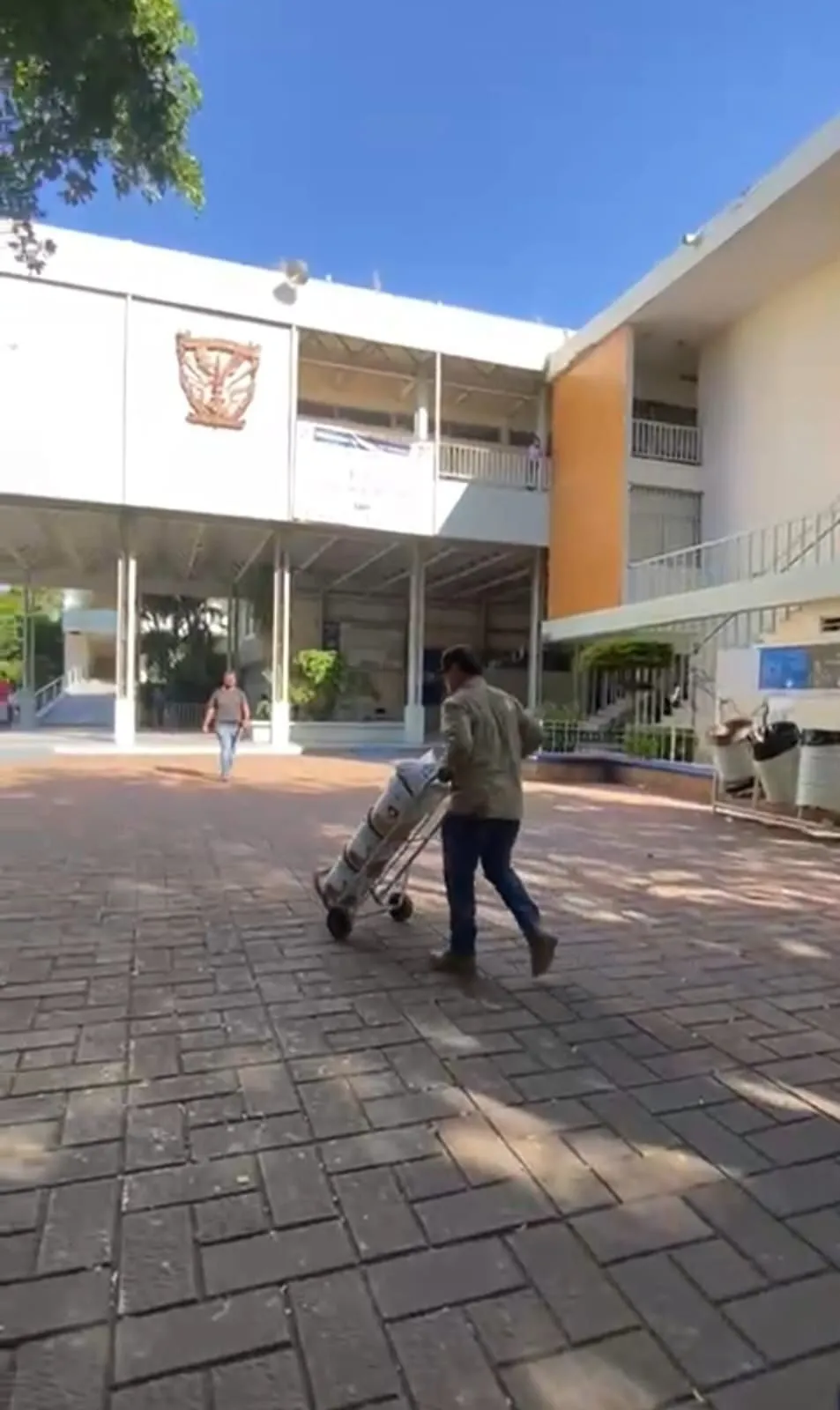 ¡Espacios dignos! La UAS realiza trabajos de mantenimiento y rehabilitación en la Preparatoria Central Diurna, en beneficio de toda su comunidad estudiantil ¡Espacios dignos! La UAS realiza trabajos de mantenimiento y rehabilitación en la Preparatoria Central Diurna, en beneficio de toda su comunidad estudiantil