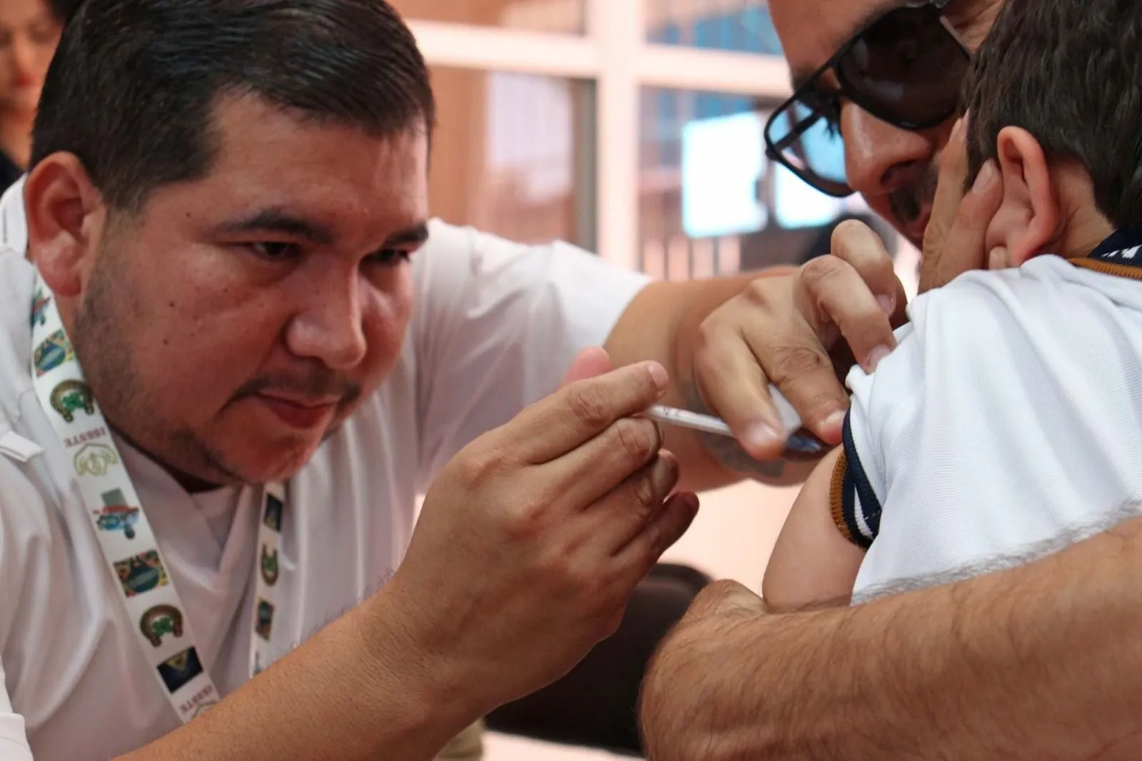 A través de Bienestar Universitario, llega al Jardín de Niños de la UAS la Jornada de Vacunación Antiinfluenza y Covid 2025-2026 del programa PrevenIMSS-Bienestar-UAS A través de Bienestar Universitario, llega al Jardín de Niños de la UAS la Jornada de Vacunación Antiinfluenza y Covid 2025-2026 del programa PrevenIMSS-Bienestar-UAS