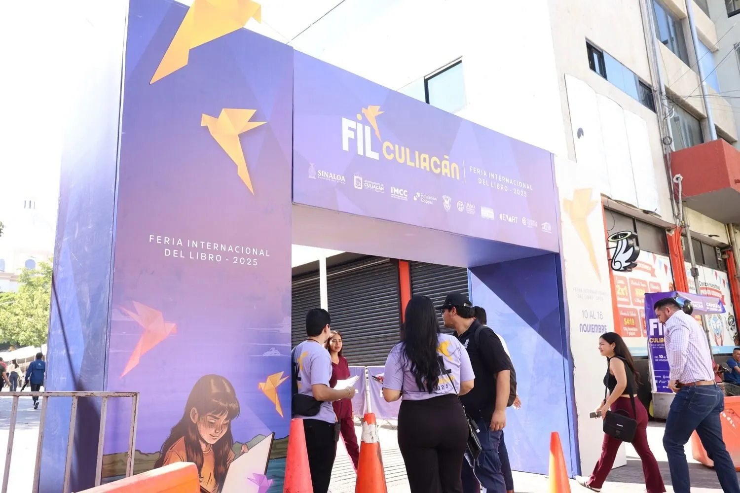 Se hace presente la UAS en la Feria Internacional del Libro Culiacán 2025, llevando cultura, literatura, música y teatro a toda la población en general Se hace presente la UAS en la Feria Internacional del Libro Culiacán 2025, llevando cultura, literatura, música y teatro a toda la población en general