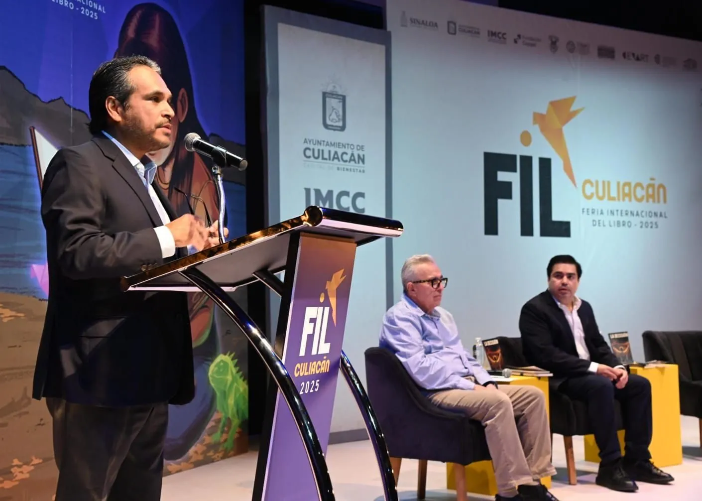 La UAS, aliada del progreso y la cultura, se hace presente en la presentación de “La decisión”, en la Feria Internacional del Libro Culiacán 2025 La UAS, aliada del progreso y la cultura, se hace presente en la presentación de “La decisión”, en la Feria Internacional del Libro Culiacán 2025