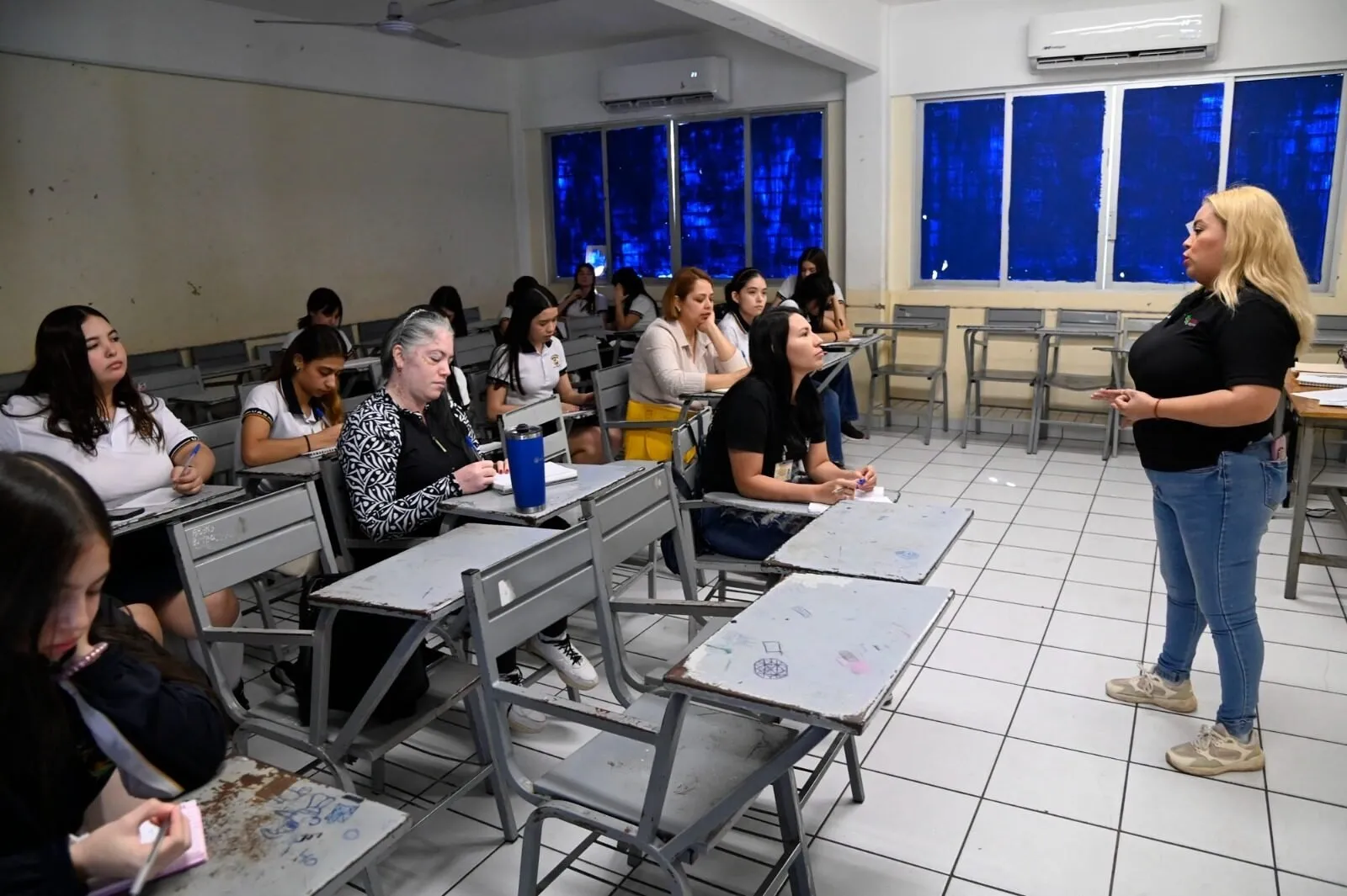 ¡Sinergia y colaboración! Comienza el ICATSIN cursos de repostería, uñas acrílicas y maquillaje básico a estudiantes y comunidad aledaña de la Preparatoria Rafael Buelna ¡Sinergia y colaboración! Comienza el ICATSIN cursos de repostería, uñas acrílicas y maquillaje básico a estudiantes y comunidad aledaña de la Preparatoria Rafael Buelna
