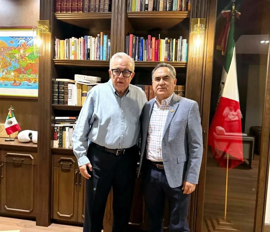 El Rector Jesús Madueña y el Gobernador Rubén Rocha sostienen reunión para coordinar esfuerzos en la gestión de recursos para estabilizar las finanzas rosalinas y garantizar compromisos contractuales El Rector Jesús Madueña y el Gobernador Rubén Rocha sostienen reunión para coordinar esfuerzos en la gestión de recursos para estabilizar las finanzas rosalinas y garantizar compromisos contractuales