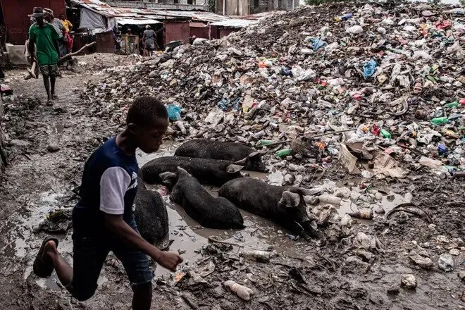 La tierra roja de alerta: ¿cuánto tiempo nos queda? La tierra roja de alerta: ¿cuánto tiempo nos queda?