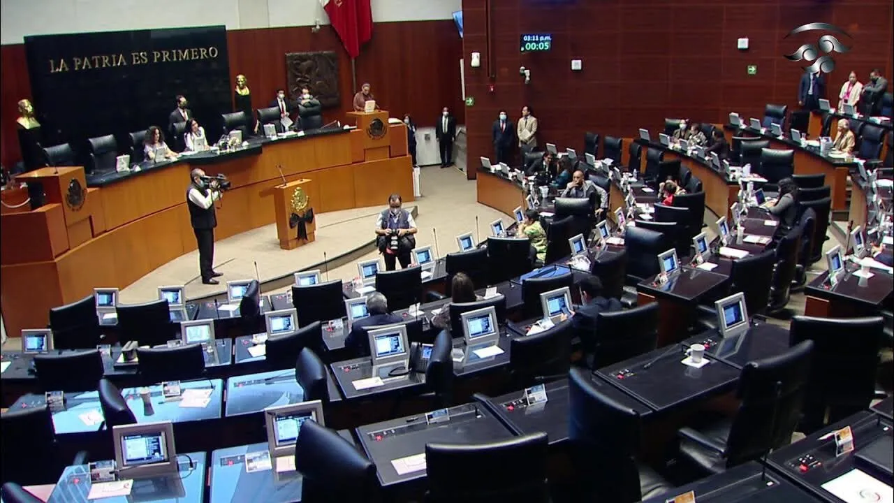PEF 2026 aprobado entre gritos y pancartas PEF 2026 aprobado entre gritos y pancartas