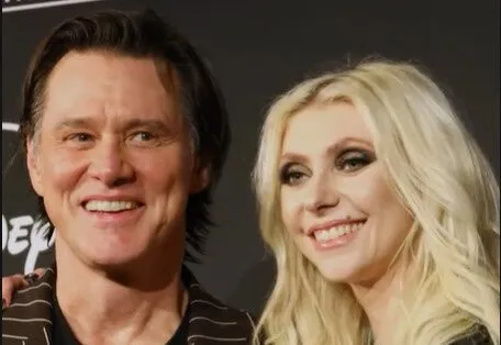Un reencuentro inesperado entre el Grinch y Cindy Lu en la alfombra roja Un reencuentro inesperado entre el Grinch y Cindy Lu en la alfombra roja