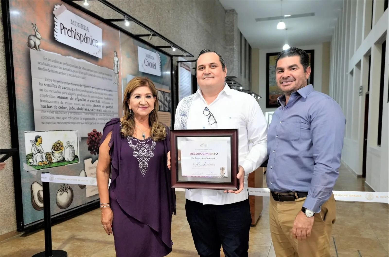 Investigador de la UAS colabora con el Congreso del Estado para la exposición “La moneda en Sinaloa”, que cuenta la historia de la moneda desde la época prehispánica hasta la actualidad Investigador de la UAS colabora con el Congreso del Estado para la exposición “La moneda en Sinaloa”, que cuenta la historia de la moneda desde la época prehispánica hasta la actualidad