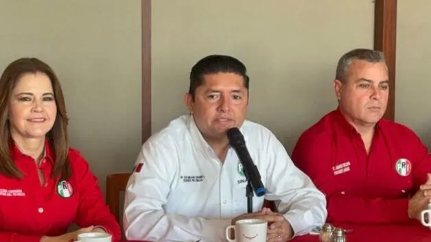 PRI exige a Morena frenar campaña adelantada de diputada federal en Sinaloa PRI exige a Morena frenar campaña adelantada de diputada federal en Sinaloa