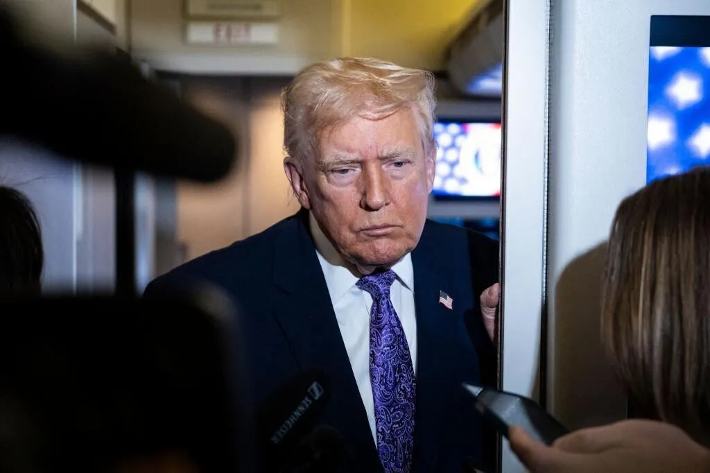 Administración Trump considera ampliar veto de viajes a hasta 30 países Administración Trump considera ampliar veto de viajes a hasta 30 países