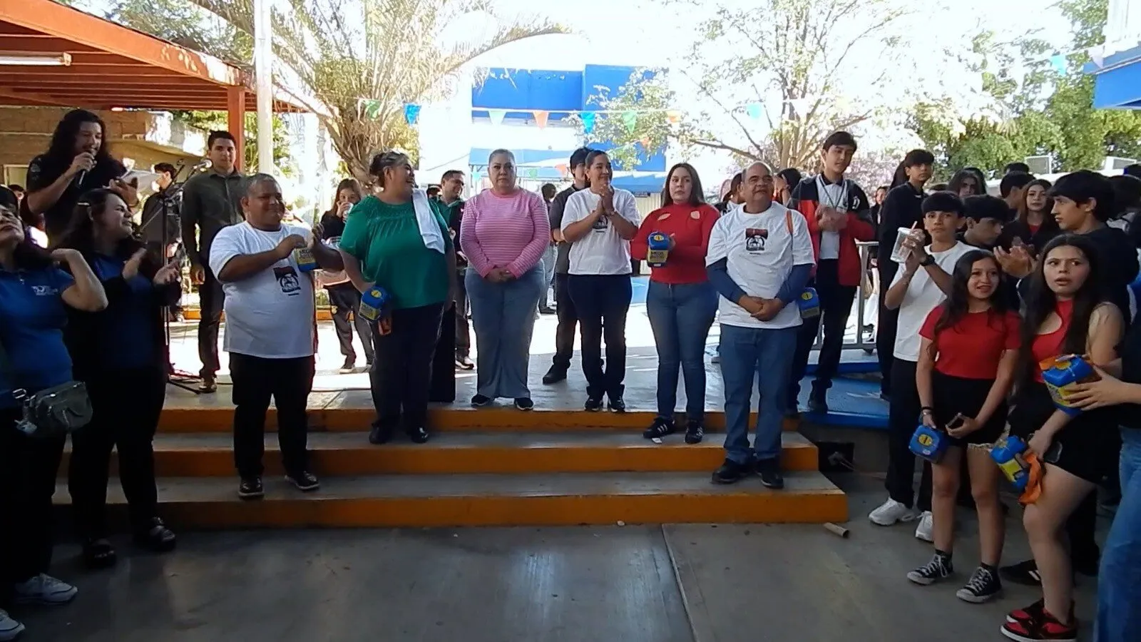 La Preparatoria Rafael Buelna Tenorio celebra la “Buelnavidad 2025” con exposición intercultural, valores y entrega de donativos benéficos La Preparatoria Rafael Buelna Tenorio celebra la “Buelnavidad 2025” con exposición intercultural, valores y entrega de donativos benéficos