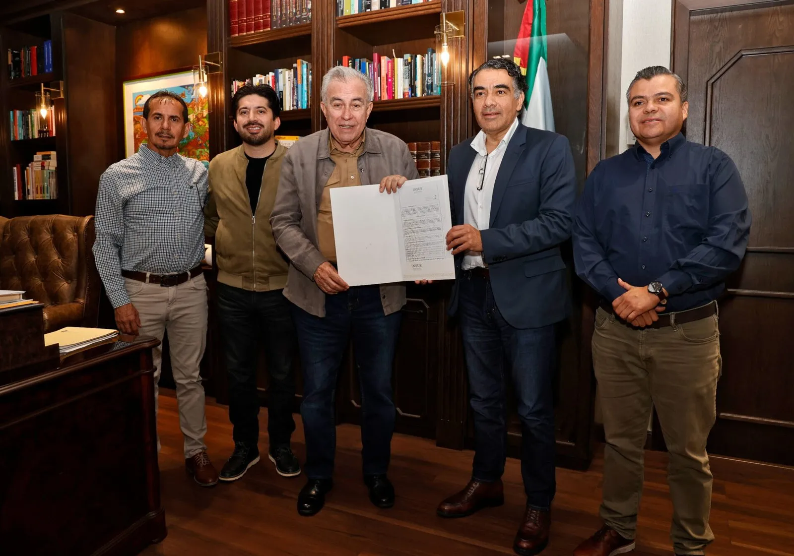Gobernador Rocha se reúne con director de INSUS; acuerdan fortalecer la certeza jurídica en Sinaloa Gobernador Rocha se reúne con director de INSUS; acuerdan fortalecer la certeza jurídica en Sinaloa