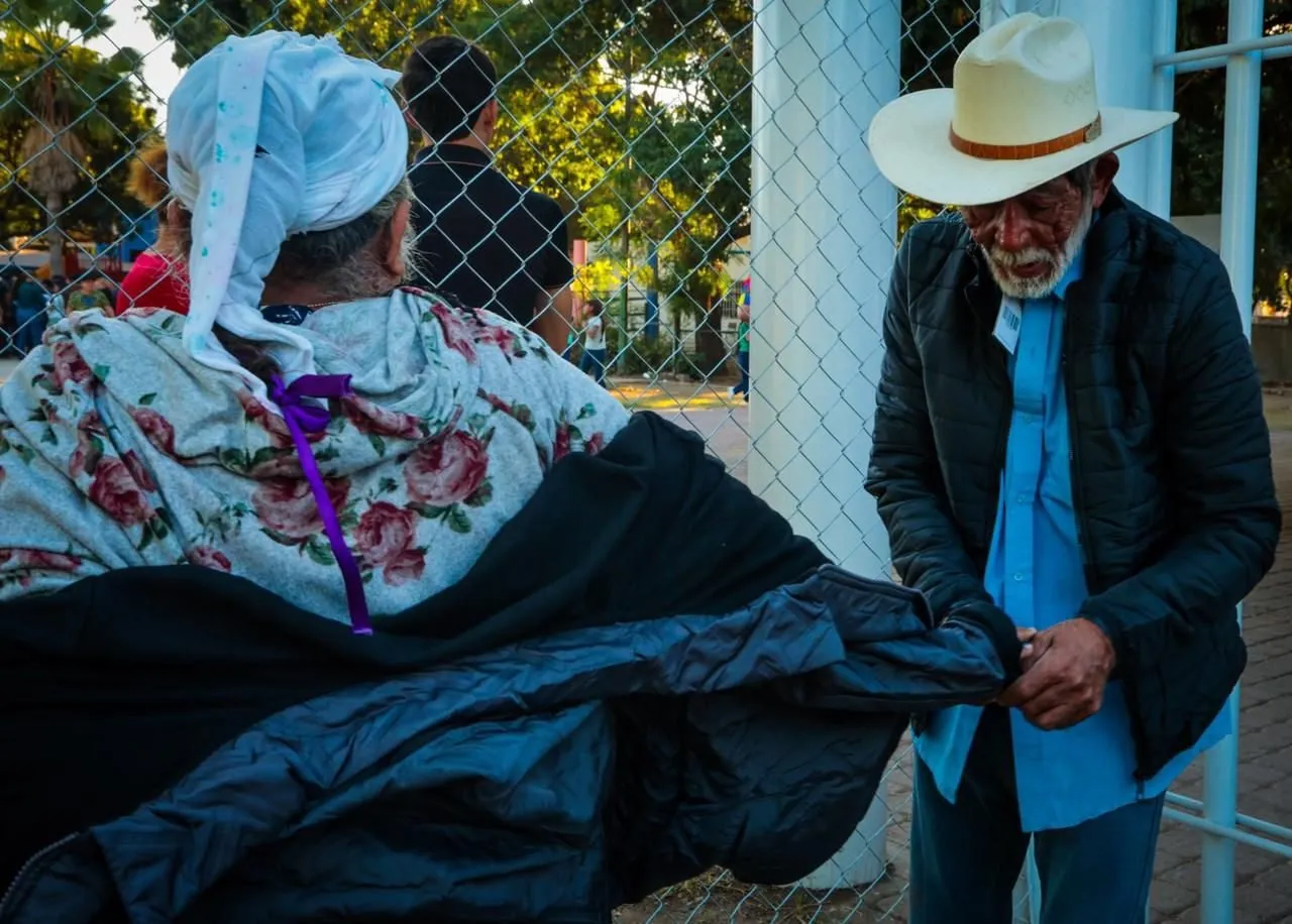 Sinaloa fortalece la atención integral a familias en situación de desplazamiento con apoyos invernales, alimentarios y de salud en Culiacán Sinaloa fortalece la atención integral a familias en situación de desplazamiento con apoyos invernales, alimentarios y de salud en Culiacán