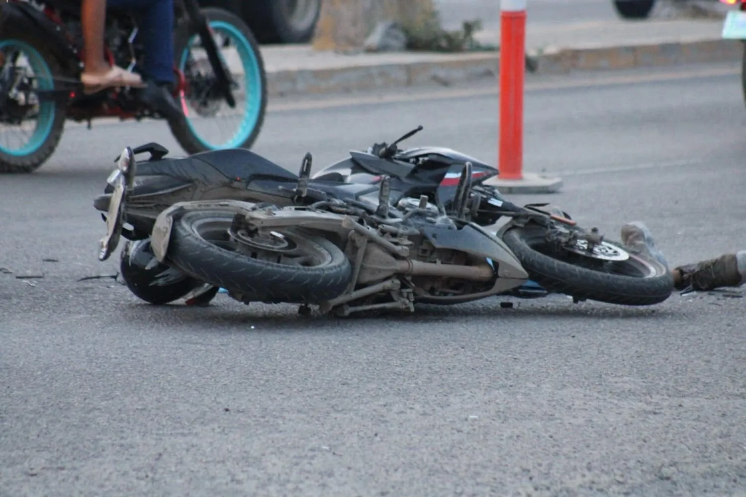Muere motociclista tras choque en la avenida Gabriel Leyva, en Mazatlán; conductora se da a la fuga Muere motociclista tras choque en la avenida Gabriel Leyva, en Mazatlán; conductora se da a la fuga
