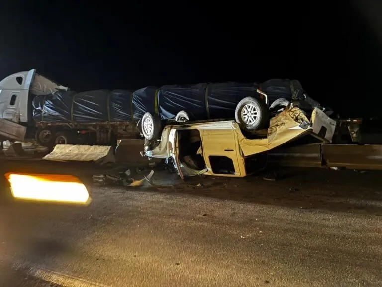 Aparatoso choque múltiple en JJR deja cinco lesionados y tres camionetas volcadas Aparatoso choque múltiple en JJR deja cinco lesionados y tres camionetas volcadas