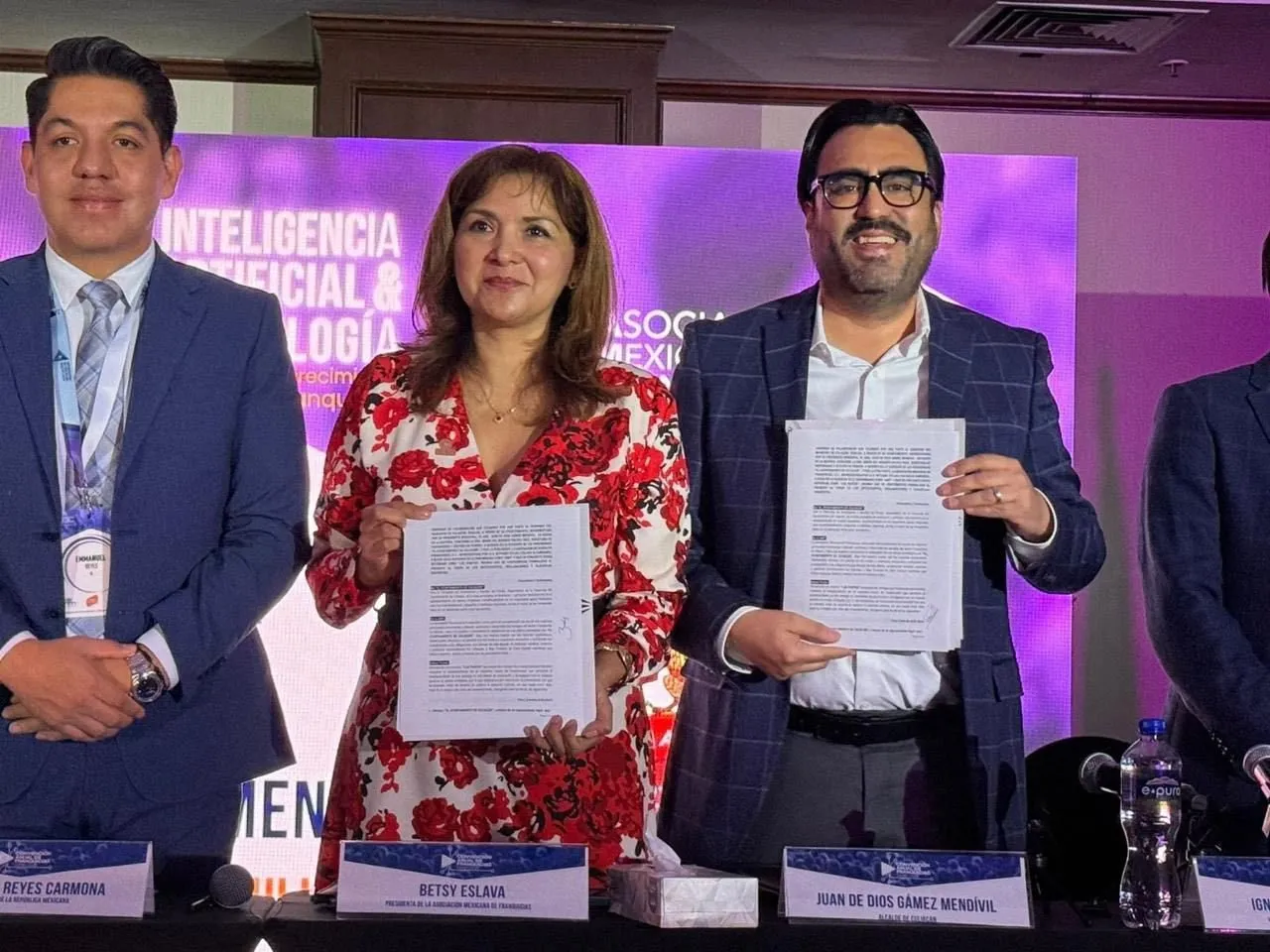 La UAS y el Ayuntamiento de Culiacán realizarán el Primer Encuentro de Negocios y Franquicias, con el reconocido emprendedor Marcus Dantus La UAS y el Ayuntamiento de Culiacán realizarán el Primer Encuentro de Negocios y Franquicias, con el reconocido emprendedor Marcus Dantus