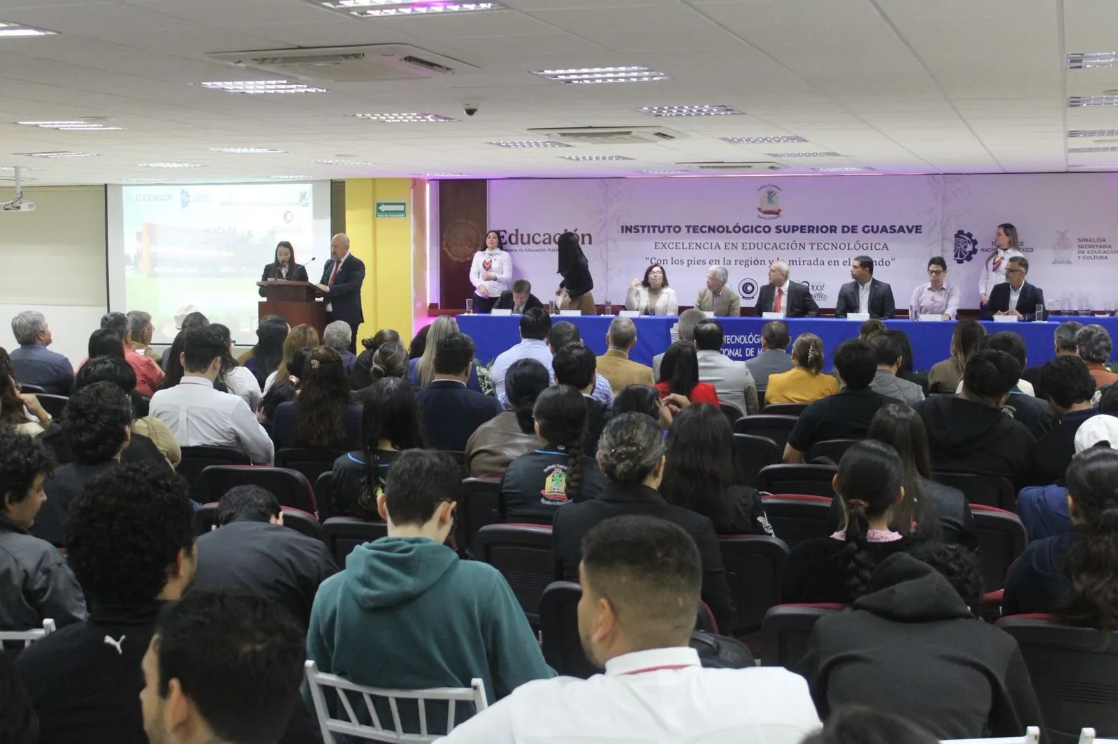 ¡Fortalecen la excelencia académica! La UAS acompaña al Tecnológico de Guasave en su entrega de acreditaciones y certificaciones ¡Fortalecen la excelencia académica! La UAS acompaña al Tecnológico de Guasave en su entrega de acreditaciones y certificaciones